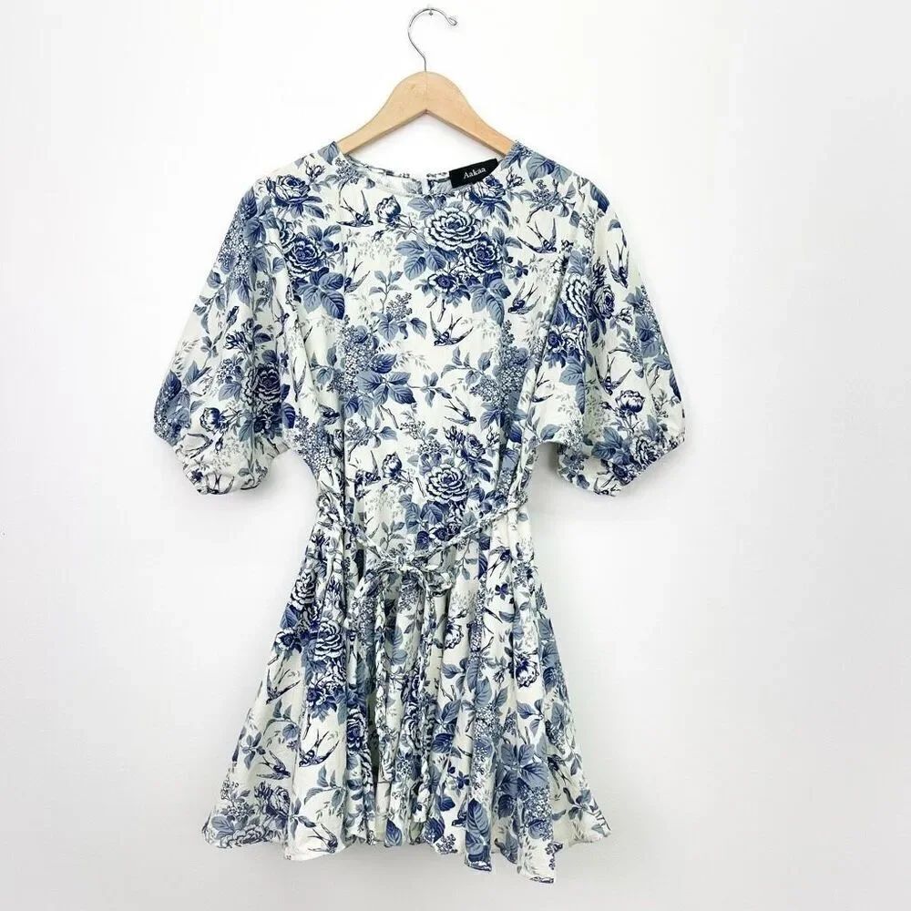 Aakaa Women’s Blue White French Floral Toile Printed Mini Dress